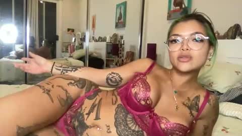 Snapshot of akirazayy chatting on February 2, 2026, 10:47 am Akira Zay online show from February 2, 2026, 10:47 am