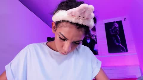 Alahia Rodriguez online show from November 28, 2025, 10:12 pm