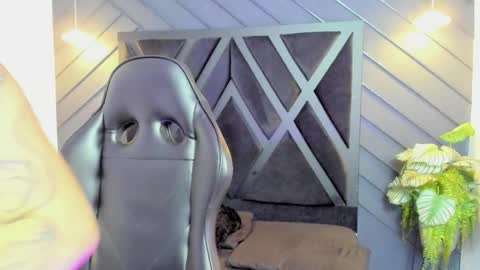 ALAHIA online show from September 11, 2025, 11:10 am