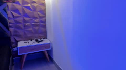 ALAHIA online show from October 15, 2025, 11:10 am