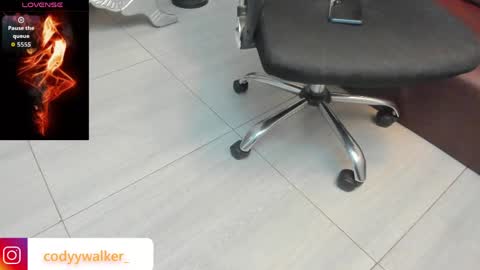 ALAHIA online show from April 19, 2026, 1:21 pm