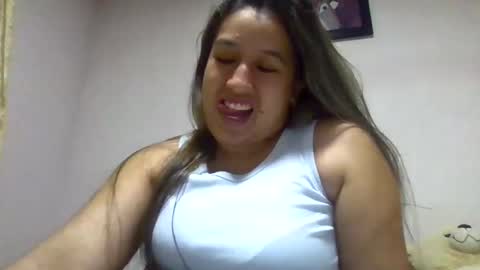 Snapshot of alahia_fox chatting on March 3, 2025, 5:20 am alahia online show from March 3, 2025, 5:20 am