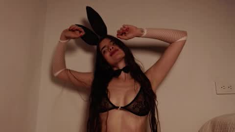           online show from October 17, 2025, 8:39 am