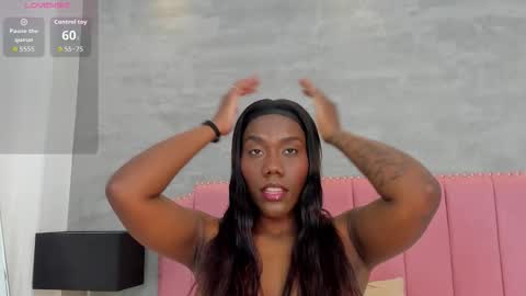 alaia_colins online show from December 17, 2025, 3:01 am