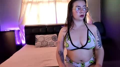 AlaiaSam online show from April 17, 2026, 10:13 pm