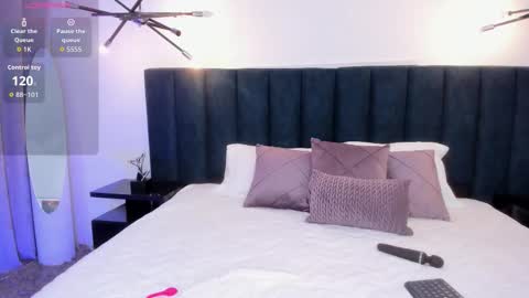 Alaia online show from March 25, 2026, 7:53 pm