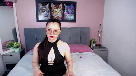 Alaiia    online show from December 4, 2025, 2:32 am