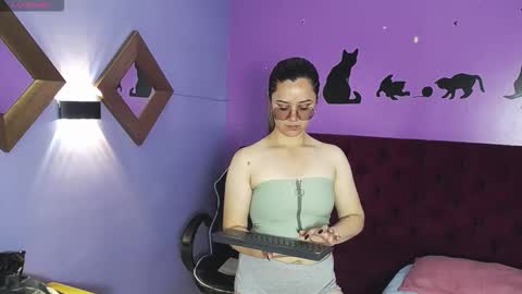 Alaiia    online show from January 17, 2026, 6:33 pm