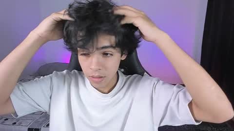 Snapshot of alan18n chatting on November 21, 2025, 5:00 pm alan18n online show from November 21, 2025, 5:00 pm