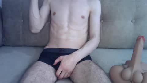 Snapshot of alan_mil chatting on June 8, 2026, 1:39 am alan_mil online show from June 8, 2026, 1:39 am