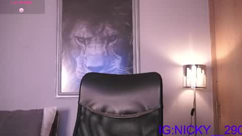 alan_morrys online show from June 17, 2026, 1:41 am