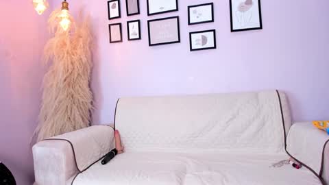 Alana online show from February 19, 2025, 12:55 pm