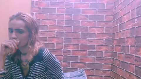 Snapshot of alana_del_ray chatting on April 6, 2026, 5:25 pm alana_del_ray online show from April 6, 2026, 5:25 pm