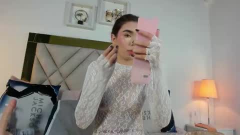 Snapshot of alana_hiltonn chatting on January 14, 2026, 12:11 pm Alana 3 online show from January 14, 2026, 12:11 pm