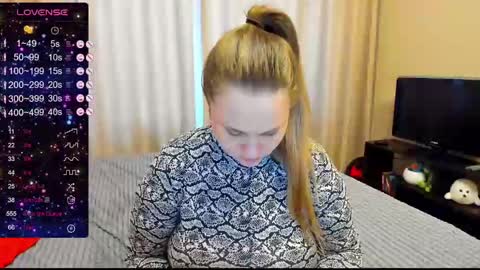 Julia online show from January 22, 2025, 9:46 am