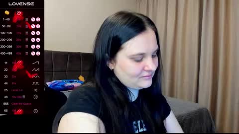 Julia online show from November 2, 2025, 3:03 pm