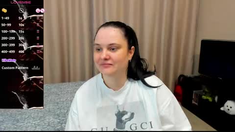 Julia online show from April 17, 2026, 12:24 am