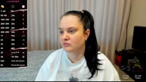 Snapshot of alanabrox chatting on April 26, 2026, 9:07 am Julia online show from April 26, 2026, 9:07 am