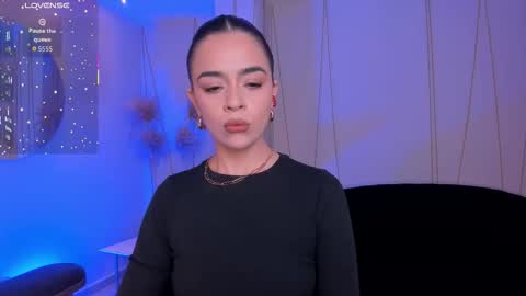 Alana online show from December 19, 2025, 1:51 pm