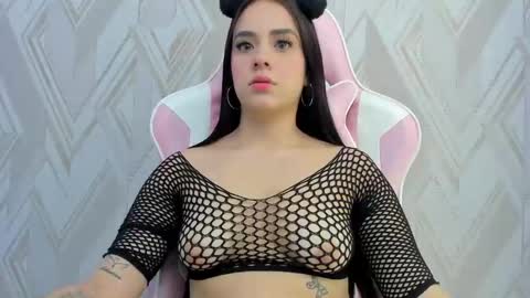 Alana Flores online show from January 28, 2025, 1:05 pm