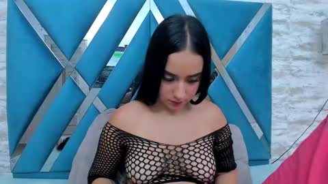 Alana Flores online show from February 25, 2025, 3:05 pm