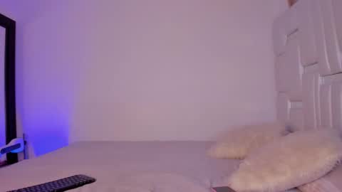 Snapshot of alanajoness chatting on January 28, 2025, 5:00 am Alanna online show from January 28, 2025, 5:00 am