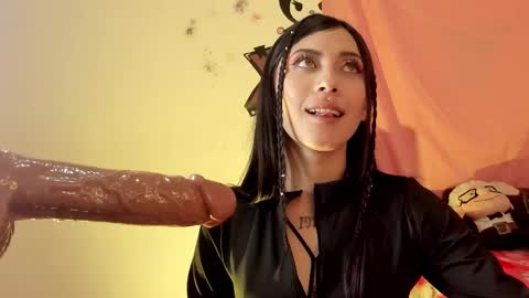 ALANA Please follow me  online show from November 12, 2025, 4:35 am