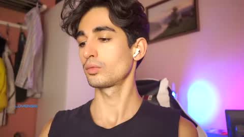 idenavarre online show from December 1, 2024, 9:26 pm