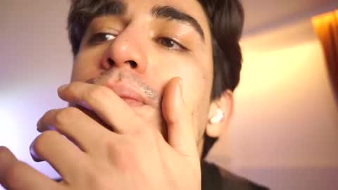 idenavarre online show from December 17, 2024, 10:43 pm