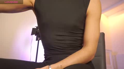 idenavarre online show from December 18, 2024, 10:13 pm