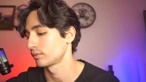 idenavarre online show from January 17, 2025, 11:51 pm