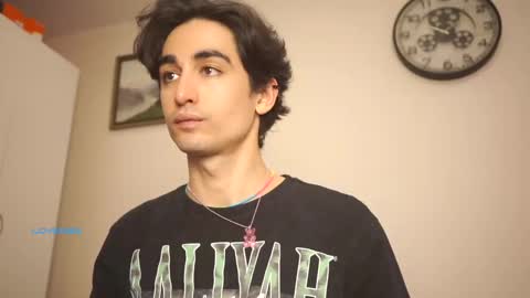 idenavarre online show from February 5, 2025, 9:50 pm