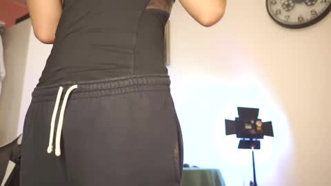 idenavarre online show from February 10, 2025, 9:04 pm