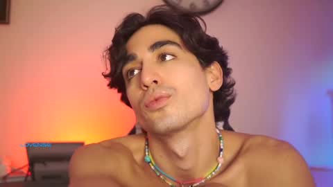 idenavarre online show from March 8, 2025, 2:12 am