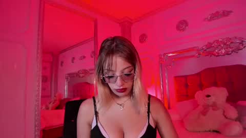 Snapshot of alannamilan chatting on June 29, 2026, 7:14 pm alannamilan online show from June 29, 2026, 7:14 pm