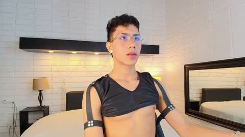 alannaughty_ online show from January 7, 2025, 9:35 pm