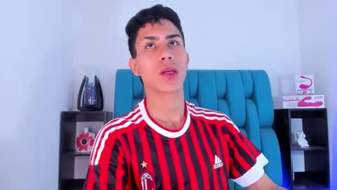 alannaughty_ online show from January 15, 2025, 3:33 am