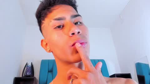 alannaughty_ online show from January 16, 2025, 10:23 pm