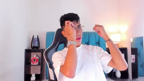 alannaughty_ online show from January 24, 2025, 10:53 am