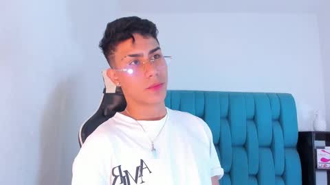 alannaughty_ online show from February 27, 2025, 9:04 pm