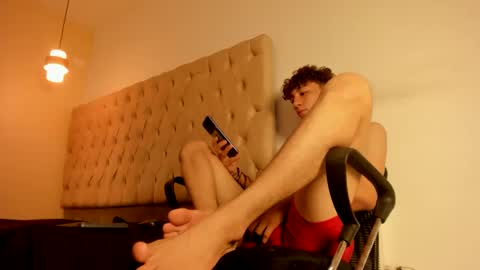 alantrickz365 online show from September 16, 2025, 4:46 am