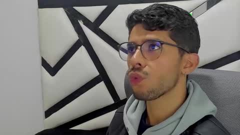 alanvilla_lobo online show from October 13, 2025, 7:14 pm