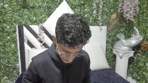 alanvilla_lobo online show from October 15, 2025, 6:52 pm