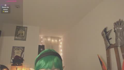 Snapshot of alaskagrace chatting on December 24, 2024, 5:05 am Alaska Grace       online show from December 24, 2024, 5:05 am