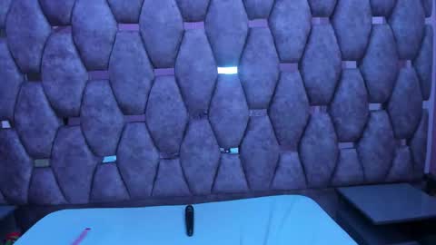 AlaSmith  online show from November 26, 2025, 2:34 am