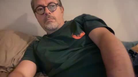 Snapshot of albandant chatting on August 4, 2026, 9:23 am albandant online show from August 4, 2026, 9:23 am