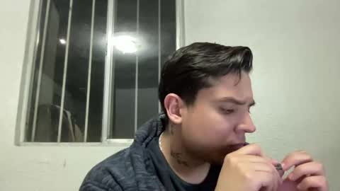 albertoarenas16 online show from April 7, 2026, 7:20 am