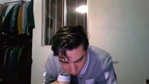 albertoarenas16 online show from April 11, 2026, 7:56 am