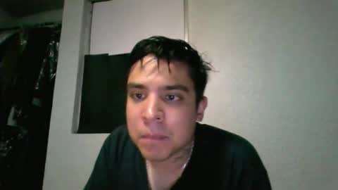 albertoarenas16 online show from May 27, 2026, 1:57 am