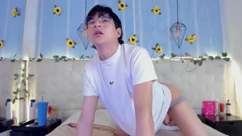 ale_aurarashi online show from October 6, 2025, 8:06 pm